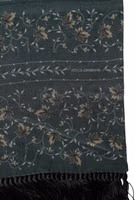 Green Silk Floral Pattern Fringed 135cm X 16cm  Scarf 2