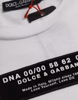 تيشيرت رجالي أبيض من القطن بشعار DG بتفصيل بارز 5