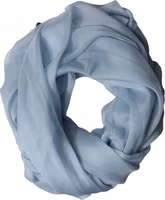 لفحة حريرية زرقاء فاتحة للعنق والكتفين 200cm x 130cm 1